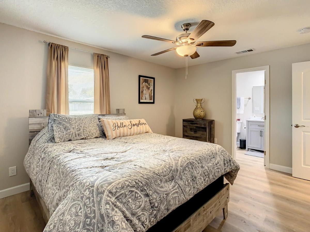 Вилла Crown Jewel Of Clearwater 10-15 Min To Beach 5 Min To St Pete Airport Экстерьер фото